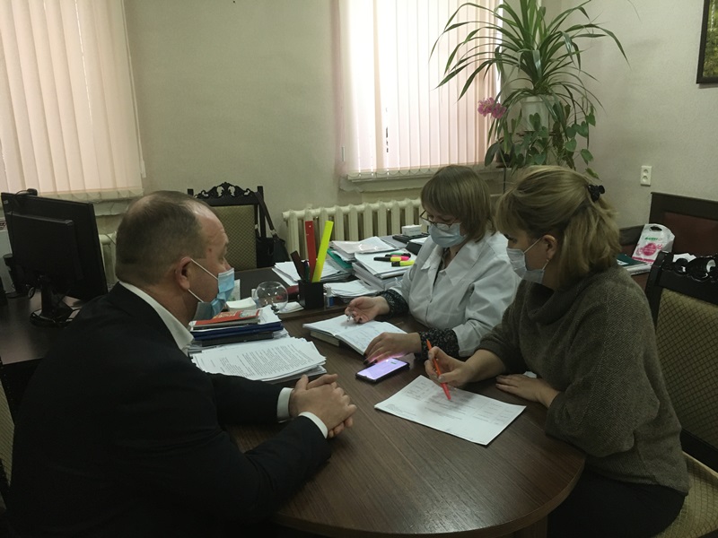 Глава Администрации Василий Половинкин посетил сегодня ГУЗ «Старомайнская РБ»