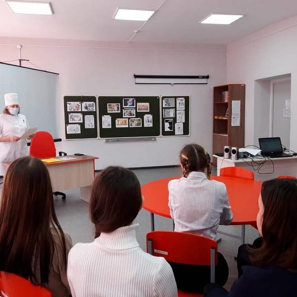 Лекции в образовательных организациях района в рамках месячника по борьбе с туберкулёзом «В будущее без риска»