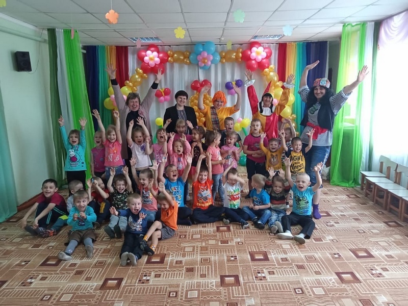 Радостно, звонко, тепло и красочно прошëл главный праздник детства в детском саду «Василëк»
